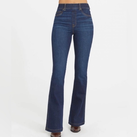 SPANX EveryWear Pull-On Flare Jeans – Size Medium – Authentic Blue 21164R - Picture 1 of 6